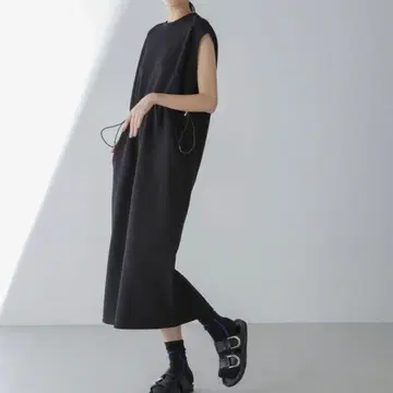 새상품급 나노 유니버스 프론트 드로스트 프렌치 슬리브 원피스 블랙