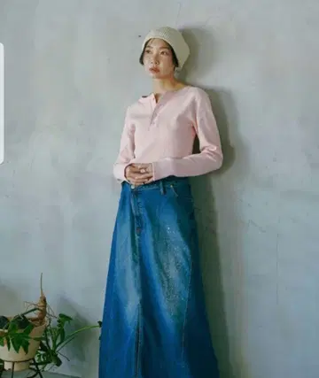 [새상품] SOMETHING 크로스 허리 슬릿 스커트 글리터