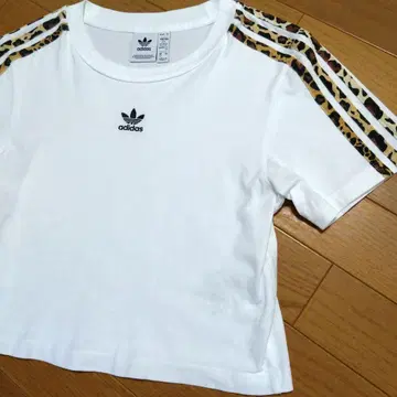 새상품급 아디다스 오리지널 크롭 레오파드 무늬 링거 T셔츠