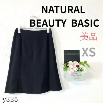 [내추럴 뷰티 베이직] 무릎 기장 타이트 스커트 스트라이프 블랙 XS