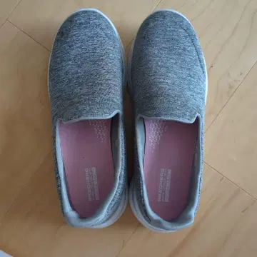 SKECHERS 그레이 슬립온