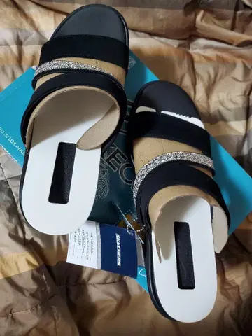 SKECHERS 샌들
