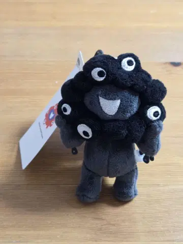 블랙 먘먘 카라나비 마스코트 (서 있는 버전)