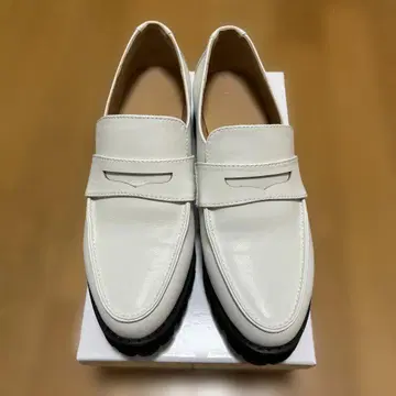 gready brilliant 화이트 로퍼 러버솔