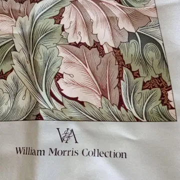 William Morris Collection 스카프