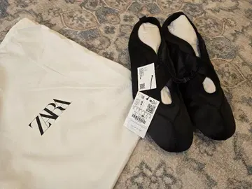 ZARA 블랙 새틴 플랫슈즈