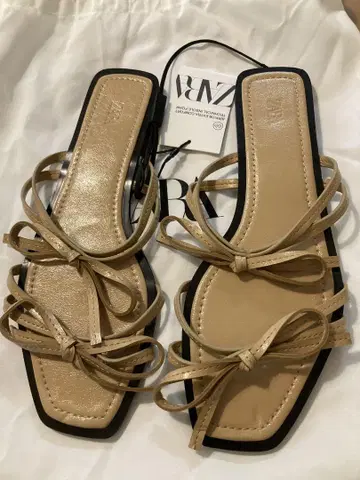 ZARA 플랫 샌들 37 베이지