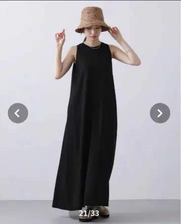 그레디 브릴리언트 블랙 아메수리 슬리브리스 롱 원피스