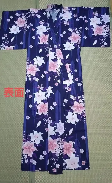 여성용 유카타 꽃무늬