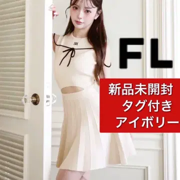미개봉 새상품 다리치 허리 오픈 스트링 니트 미니 원피스 FL IVO