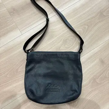 Dakota 숄더백
