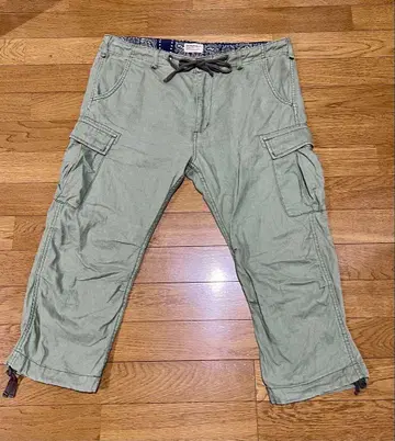 ALPHA INDUSTRIES 크롭 카고 팬츠 카키색