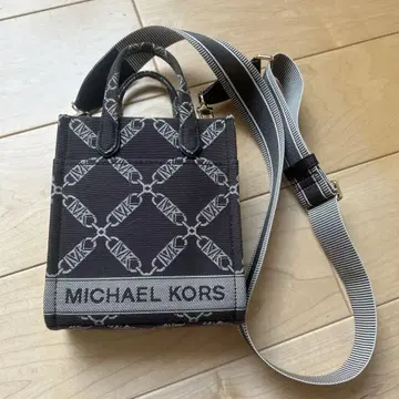 MICHAEL KORS 로고 숄더백