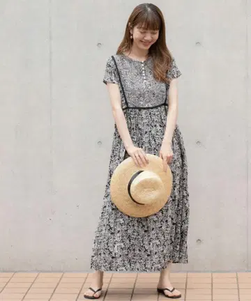 어반 리서치 써니 라벨 보타니컬 프린트 프렌치 원피스