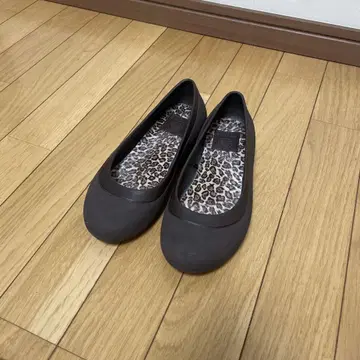 Crocs 브라운 플랫슈즈 W5