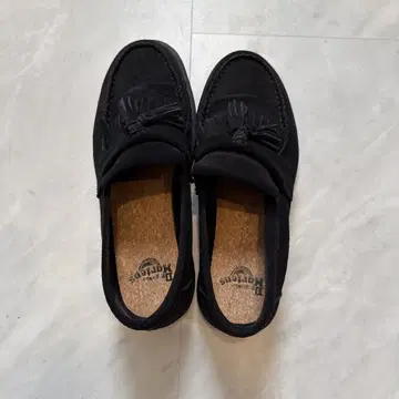 새상품급 닥터마틴 Dr.Martens 태슬 로퍼 스웨이드 28
