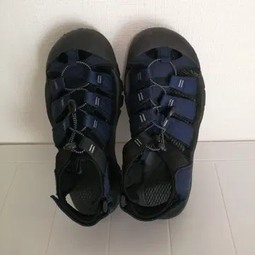 네이비 아웃도어 샌들 조정 가능 프리 사이즈.