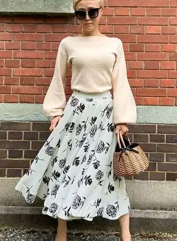 고품질 JENNE Luxe 플레어 스커트 1896 젠느 S