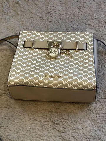 Michael Kors MK 로고 숄더백 마이클코어스