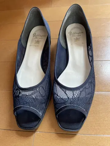 Pallington 다크 네이비 레이스 오픈토 펌프스 23cm