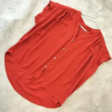 le.coeur blanc 노카라 개더 블라우스 반팔 오렌지