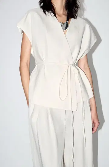 ZARA ZW COLLECTION 린넨 블렌드 크로스오버 베스트
