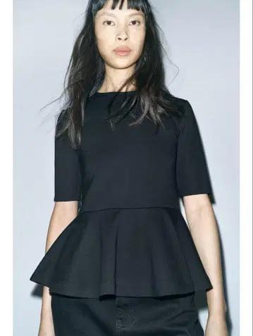 ZARA 페플럼 프릴 티셔츠 셔츠 블라우스
