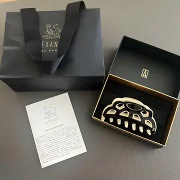 ALEXANDRE DE PARIS 헤어 클립 블랙과 화이트