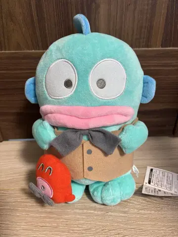 파란 봉제 인형, 갈색 베스트 포함