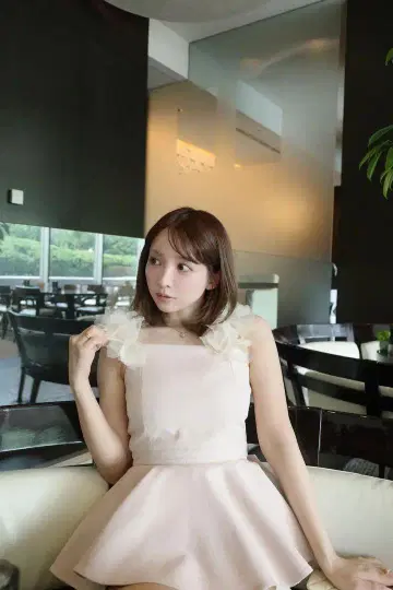 미스트레아스 3D-플라워 스트랩 페플럼 튜닉