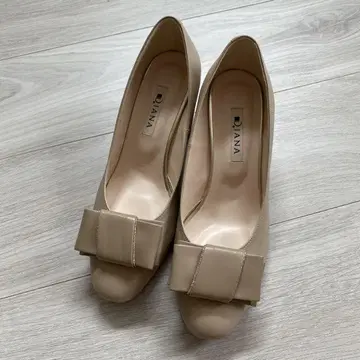 DIANA 베이지 리본 포함 펌프스