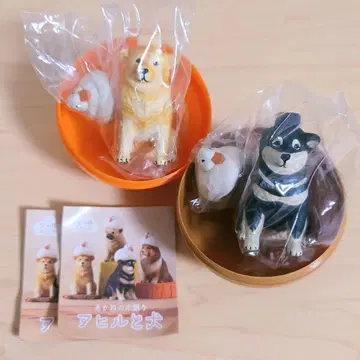 아카네의 나무 조각 오리와 개 가챠 시바견 아카시바 쿠로시바