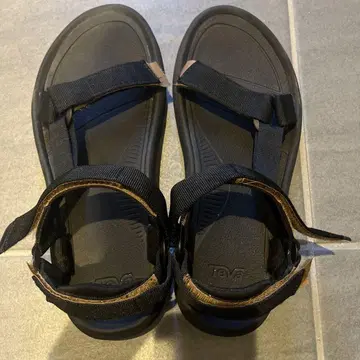 Teva 블랙 스포츠 샌들