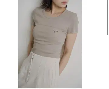 Back Open Mini T-shirt VALLAN 미사용 새상품