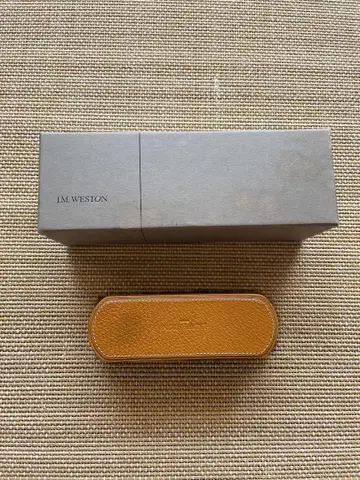 J.M. WESTON 돼지털 브러쉬 화장품 상자 포함