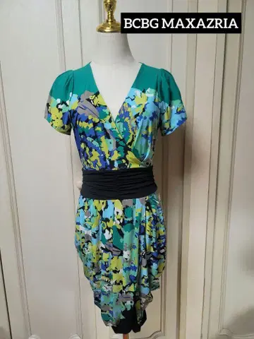 BCBG MAXAZRIA 컬러풀 원피스 리조트