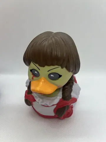 러버덕 사령관 아나벨