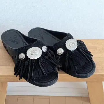 BENCH BENSAN-D SUEDE FRINGE CONCHO BLACK
