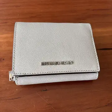 MICHAEL KORS 실버 접이식 지갑