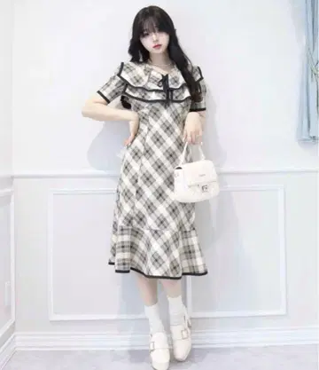 titty&Co. 더블 컬러 체크 플레어 원피스