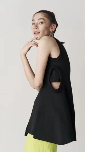 이번 시즌 슬리브리스 니트 38 PLUMP CIRCLE TOP