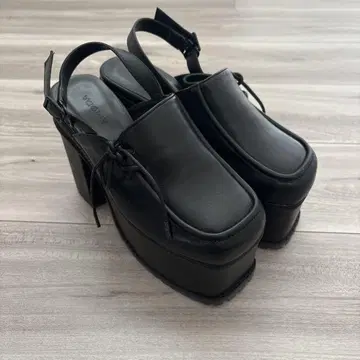 사이드 레이스업 볼륨 사보