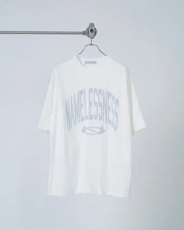 이름 없는 그래픽 티셔츠