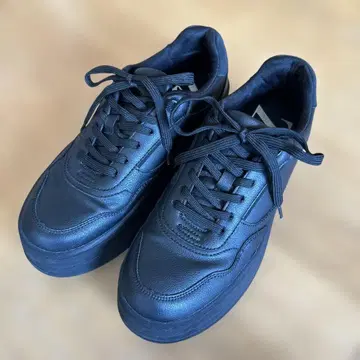 자라 통굽 스니커즈 24.5cm