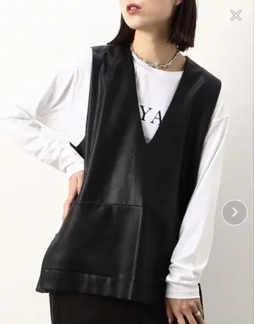 CYAN TOKYO 시안 도쿄 비건 레더 V 베스트 미사용급