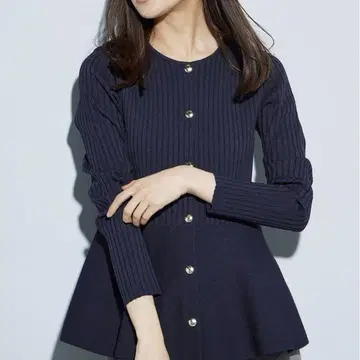 새상품급 플라스테 24년 모델 홀가먼트 페플럼 가디건 네이비 S