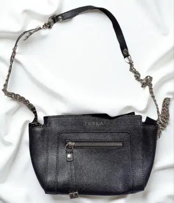 새상품급 furla 훌라 지네브라 지네브라 가죽 숄더백 체인