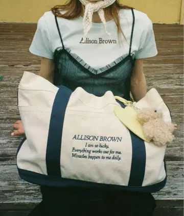 ALLISON BROWN 메시지 토트 백
