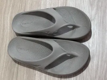 Oofos 그레이 스포츠 샌들 OOFOS 리커버리 샌들