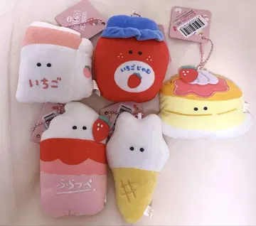 초롱초롱한 눈망울의 딸기 페어 봉제인형 마스코트 5종류